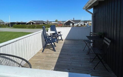 Yvette - 150M from the Sea: Cottage, Shed, Hut, Farmhouse, Prairie, Shack, Barn, Log Cabin, Garden Buildings