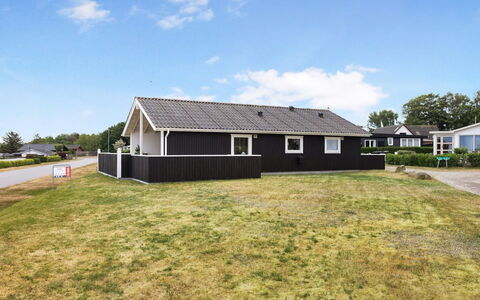 Yvette - 150M from the Sea: Cottage, Shed, Hut, Farmhouse, Prairie, Shack, Barn, Log Cabin, Garden Buildings