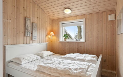 Yvette - 150M from the Sea: Bedroom, Bed, Wood, Interior Design, Ceiling, Floor, Bed Sheet, Bedding, Flooring, Bed Frame