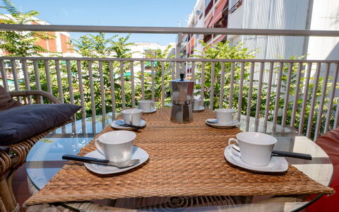 Zodiak: Table, Tableware, Furniture, Property, Dishware, Drinkware, Wood, Interior Design, Sky, Outdoor Furniture