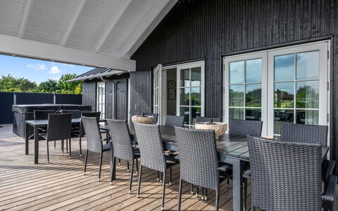 Bryngeir - 750M from the Sea: Furniture, Couch, Interior Design, Flooring, Living Room, Floor, Throw Pillow, Room, Pillow