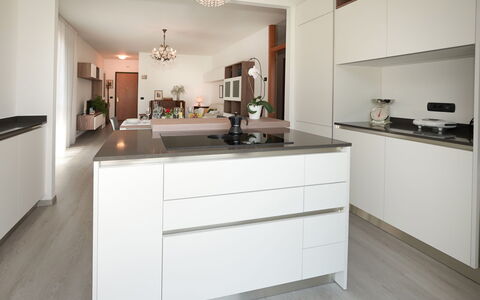 Marì: Cabinetry, Countertop, Building, Property, Kitchen Appliance, Wood, Kitchen Stove, Kitchen, Interior Design, Home Appliance