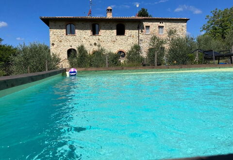 Lina - Podere Ribatti - Casole D'elsa, Toscana: Water, Building, Sky, Plant, Swimming Pool, Nature, Tree, Leisure, House, Cloud