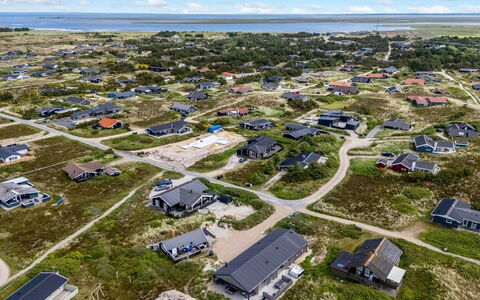 Waldar - from the Sea: Roof, House, Home, Cottage, Door, Siding, Deck, Porch, Plank, Hardwood