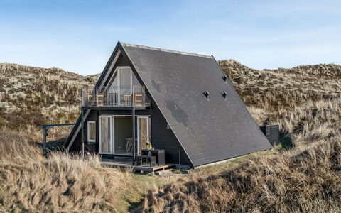 Pauli - 350M from the Sea: Grass, Green, House, Cottage, Grassland, Rural Area, Ecoregion, Landscape, Land Lot, Shrub