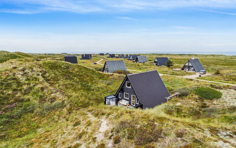 Pauli - 350M from the Sea: Grass, Green, House, Cottage, Grassland, Rural Area, Ecoregion, Landscape, Land Lot, Shrub