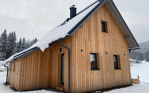 Muhu: Snow, Sky, Building, Door, Window, House, Wood, Slope, Sugar House, Cottage