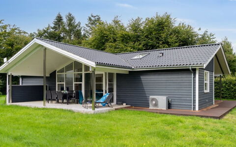 Gisl - 1.3Km from the Sea: House, Home, Roof, Cottage, Estate, Landscaping, Garden Buildings, Siding, Farmhouse