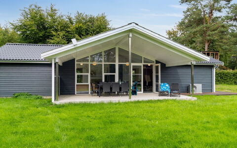 Gisl - 1.3Km from the Sea: House, Home, Roof, Cottage, Estate, Landscaping, Garden Buildings, Siding, Farmhouse