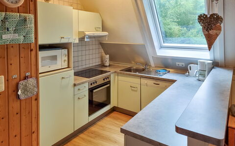 Marie: Cabinetry, Kitchen Sink, Sink, Countertop, Property, Kitchen, Window, Tap, Wood, Kitchen Stove