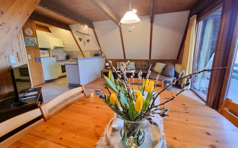 Marie: Plant, Furniture, Flower, Flowerpot, Table, Building, Wood, Interior Design, Houseplant, Window