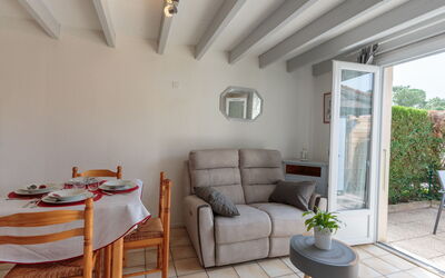 Accommodation:&nbsp;Les Jardins de la Palmyre 300.2