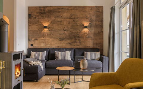 Viehhofen 100: Property, Furniture, Couch, Table, Picture Frame, Wood, Interior Design, Lighting, Living Room, Comfort