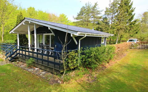 Aki - 30Km from the Sea: Cottage, Porch, Shade, Siding, Yard, Garden Buildings, Farmhouse, Outdoor Structure