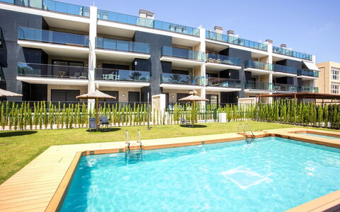Jávea 106: Water, Sky, Daytime, Property, Plant, Swimming Pool, Building, Azure, Shade, Grass