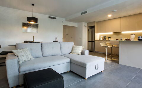 Jávea 106: Furniture, Property, Couch, Comfort, Lighting, Interior Design, Pillow, Lamp, Living Room