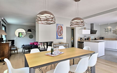 Villa la Rose des Sables: Table, Furniture, Chair, Lighting, Wood, Interior Design, Kitchen, Kitchen & Dining Room Table, Flooring, Living Room