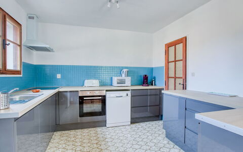 L'Arbousier: Tap, Cabinetry, Countertop, Sink, Kitchen Sink, Plumbing Fixture, Houseplant, Azure, Kitchen, Wood