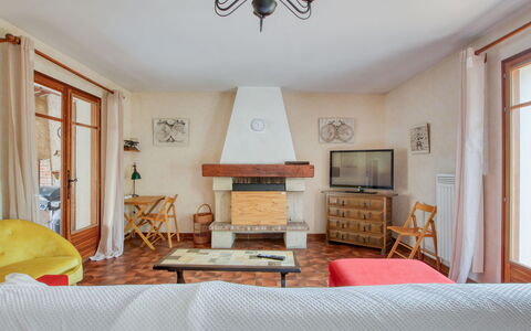 L'Arbousier: Furniture, Picture Frame, Table, Building, Wood, Window, Chair, Cabinetry, Interior Design, Floor