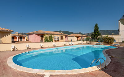 Villasimius 683: Water, Sky, Building, Azure, Swimming Pool, Leisure, Tree, Composite Material, Aqua, Shade