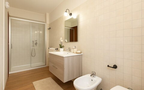 Rifugio a Tisiddu: Interior Design, Flooring, Floor, Plumbing Fixture, Sink, Bathroom, Bathroom Sink, Room, Ceiling, Tap