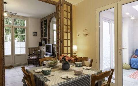 Le Refuge: Table, Furniture, Property, Picture Frame, Wood, Interior Design, Chair, Door, Floor