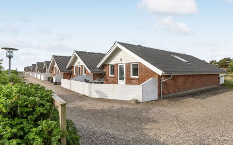 Rohan - 2.2Km from the Sea: 