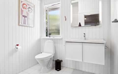 Henryk - 350M from the Sea: Home, Floor, Plumbing Fixture, Plumbing, Sink, Toilet, Bathroom, Design, Hardwood, Wood Stain