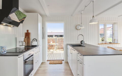 Sanni - 225M from the Sea: Wood, Flooring, Kitchen, Home, Floor, Countertop, Wood Flooring, Hardwood, Plank, Cabinetry