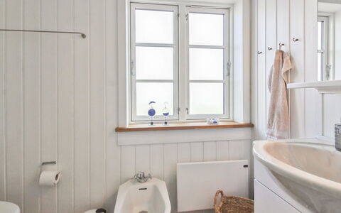 Sanni - 225M from the Sea: Bathroom, Plumbing Fixture, Wall, Flooring, Wood, Floor, Interior Design, Toilet, Tap, Toilet Seat