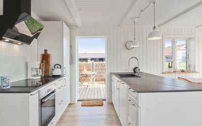 Sanni - 225M from the Sea