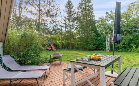 Ninni - 3.2Km from the Sea: Roof, House, Land Lot, Home, Cottage, Estate, Garden Buildings, Shade, Log Cabin, Landscaping