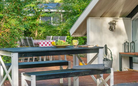 Ninni - 3.2Km from the Sea: Roof, House, Land Lot, Home, Cottage, Estate, Garden Buildings, Shade, Log Cabin, Landscaping