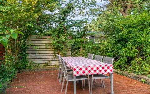 Ninni - 3.2Km from the Sea: Roof, House, Land Lot, Home, Cottage, Estate, Garden Buildings, Shade, Log Cabin, Landscaping