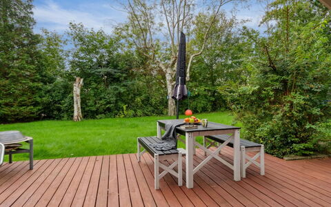 Ninni - 3.2Km from the Sea: Roof, House, Land Lot, Home, Cottage, Estate, Garden Buildings, Shade, Log Cabin, Landscaping