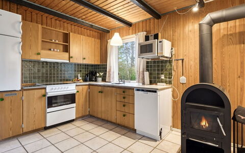 Calla - 250M from the Sea: Kitchen, Wood, Interior Design, Ceiling, Countertop, Flooring, Kitchen Appliance, Major Appliance, Floor, Furniture