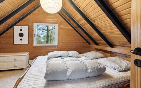 Calla - 250M from the Sea: Furniture, Wood, Interior Design, Bedroom, Ceiling, Floor, Flooring, Bed, Attic, Lighting