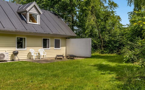 Calla - 250M from the Sea: Tree, Grass, Roof, House, Home, Cottage, Residential Area, Land Lot, Siding