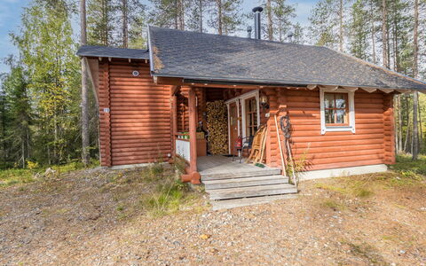 Kuukkelin Tupa 1: Wood, Cottage, House, Roof, Log Cabin, Home, Siding, Rural Area, Hut, Shed