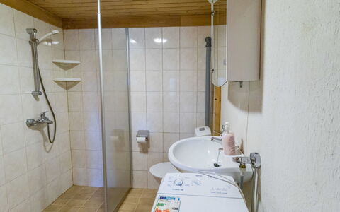 Kuukkelin Tupa 1: Bathroom, Bathroom Sink, Plumbing Fixture, Flooring, Floor, Sink, Interior Design, Toilet, Tap, Shower