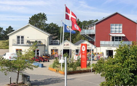 Kimi - 100M from the Sea: Building, House, Window, Home, Roof, Residential Area, Shrub, Cottage, Land Lot