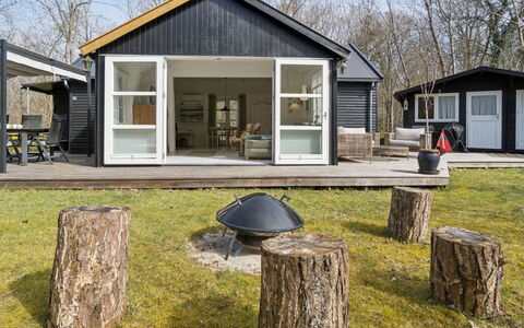 Lucie - 50M from the Sea: Building, House, Window, Home, Roof, Residential Area, Shrub, Cottage, Land Lot