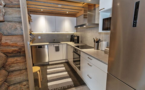 Agenttimajat 2: Flooring, Interior Design, Kitchen, Furniture, Countertop, Wood, Kitchen Appliance, Floor, Major Appliance, Ceiling