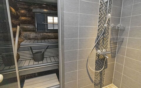 Agenttimajat 2: Flooring, Floor, Composite Material, Tile, Ceiling, Plumbing Fixture, Plumbing, Bathroom, Hardwood, Plank