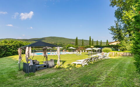 Rosa+Margherita+Lavanda+Ginestra+Gelsomi: Water, Sky, Swimming Pool, Plant, Azure, Blue, Tree, Outdoor Furniture, Building, Shade