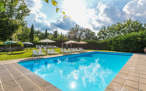 Rosa+Margherita+Lavanda+Ginestra+Gelsomi: Water, Sky, Swimming Pool, Plant, Azure, Blue, Tree, Outdoor Furniture, Building, Shade