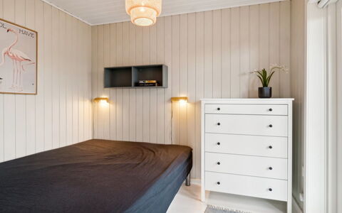 Leif - 400M from the Sea: Bedroom, Bed, Interior Design, Wood, Furniture, Flooring, Floor, Bedding, Bed Sheet, Ceiling