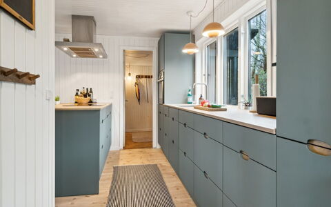 Leif - 400M from the Sea: Wood, Flooring, Cabinetry, Drawer, Wood Stain, Hardwood, Countertop, Kitchen, Cupboard