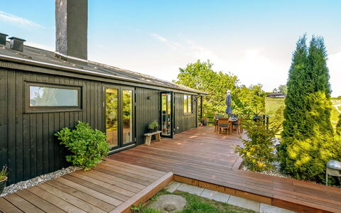 Leif - 400M from the Sea: Wood, Land Lot, Cottage, Hardwood, Groundcover, Plank, Garden, Estate, Deck, Garden Buildings