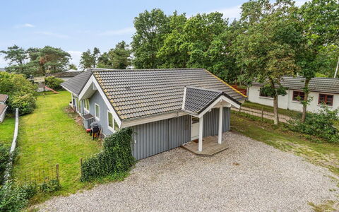 Keijo - 150M from the Sea: Roof, Home, Door, Cottage, Shade, Siding, Yard, Estate, Backyard